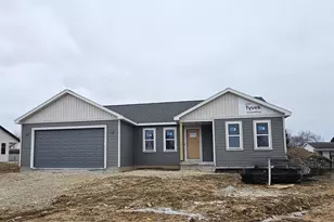 112 Cayuse Ct, Fox Lake, WI 53933 - Photo 1