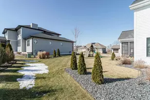 4872 Augusta Dr, Middleton, WI 53597 - Photo 9