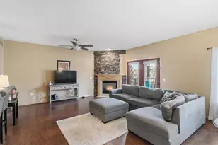 694 Clardell Dr, Sun Prairie, WI 53590 - Photo 7