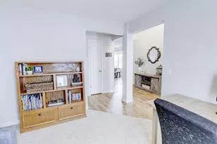 993 Clover Ln, DeForest, WI 53532 - Photo 3