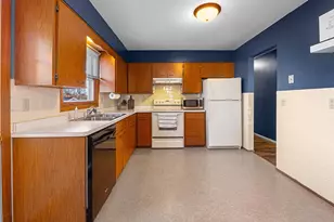 318 Scott St, Cambria, WI 53923 - Photo 9