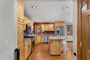 2002 Retzlaff Dr, Reedsburg, WI 53959 - Photo 9