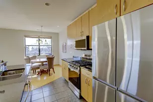 808 Williamson St, Madison, WI 53703 - Photo 9