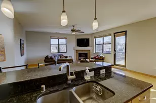 808 Williamson St, Madison, WI 53703 - Photo 17