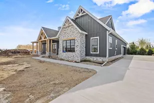 6811 Angelica Trl, Sun Prairie, WI 53590 - Photo 9