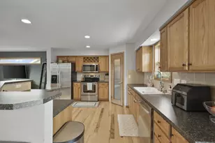 1426 Chadsworth Dr, Sun Prairie, WI 53590 - Photo 13