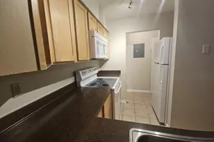 906 Kottke Dr, Madison, WI 53719 - Photo 7