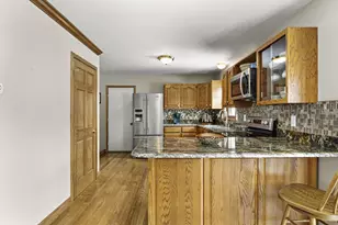 3334 Swinburne Dr, Mcfarland, WI 53558 - Photo 7