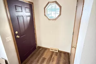 N115W21106 Brookside Cir, Germantown, WI 53022 - Photo 3