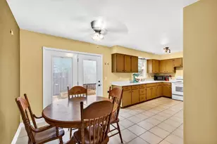 1529 Ivory Dr, Sun Prairie, WI 53590 - Photo 7