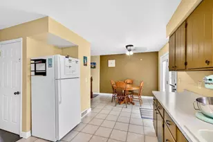 1529 Ivory Dr, Sun Prairie, WI 53590 - Photo 9