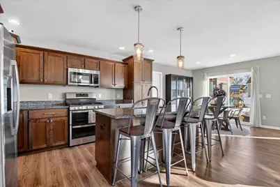 819 Tamarack Lane, Sun Prairie, WI 53590 - Photo 5