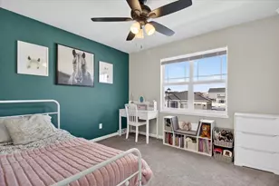 819 Tamarack Ln, Sun Prairie, WI 53590 - Photo 9