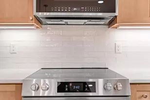 6043 Hagen Hill Cir, Madison, WI 53718 - Photo 11