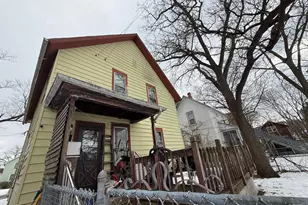 1052 8th St, Beloit, WI 53511 - Photo 9