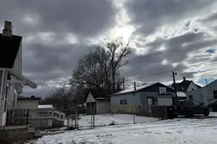 1052 8th St, Beloit, WI 53511 - Photo 5