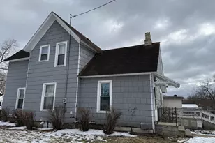 1052 8th St, Beloit, WI 53511 - Photo 3