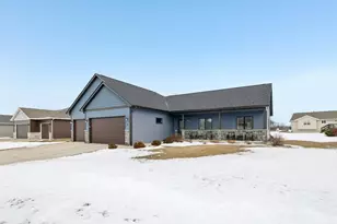 6 N Windmill Ridge Rd, Janesville, WI 53536 - Photo 3