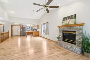 14 Village Homes Dr, Waunakee, WI 53597 - Photo 7