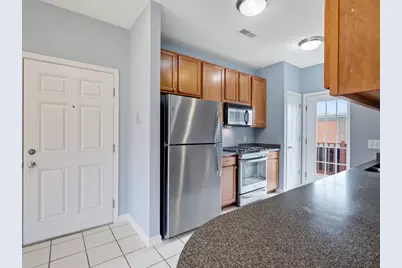 608 N Midvale Boulevard #302, Madison, WI 53705 - Photo 9