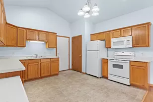 1735 Crawford St, Baraboo, WI 53913 - Photo 9