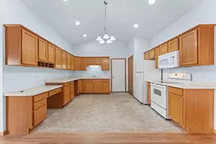 1735 Crawford St, Baraboo, WI 53913 - Photo 7