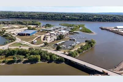 1630 E 16th Ext Street, Dubuque, IA 52001 - Photo 11