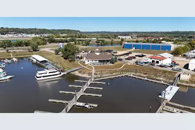 1630 E 16th Ext Street, Dubuque, IA 52001 - Photo 7