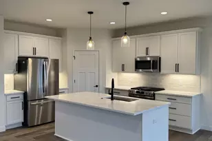 5617 Glorious Dr, Madison, WI 53718 - Photo 5