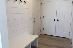 5613 Glorious Dr, Madison, WI 53718 - Photo 9