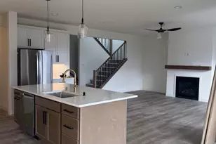 5613 Glorious Dr, Madison, WI 53718 - Photo 9