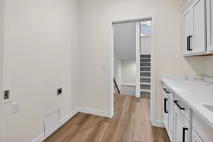 5613 Glorious Dr, Madison, WI 53718 - Photo 25