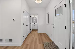 5613 Glorious Dr, Madison, WI 53718 - Photo 5