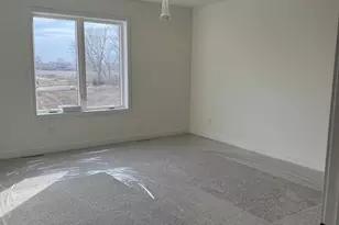 5613 Glorious Dr, Madison, WI 53718 - Photo 11