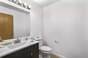 4801 Kim Ln, Madison, WI 53704 - Photo 15