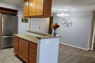 960 Rockefeller Ln, Madison, WI 53704 - Photo 9