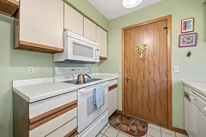 425 N Wright Road, Janesville, WI 53546 - Photo 19