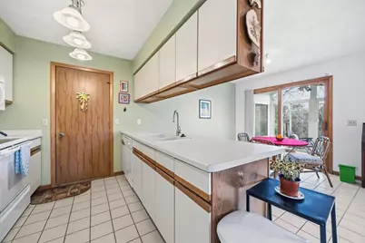 425 N Wright Road, Janesville, WI 53546 - Photo 17