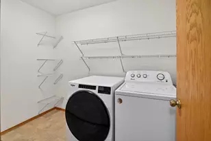 1233 Jasmine Dr, Madison, WI 53719 - Photo 39