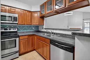 7102 Flagship Dr, Madison, WI 53719 - Photo 9