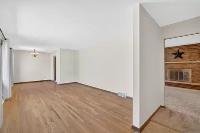 435 Woodview Drive, Sun Prairie, WI 53590 - Photo 5