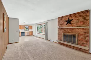 435 Woodview Dr, Sun Prairie, WI 53590 - Photo 13