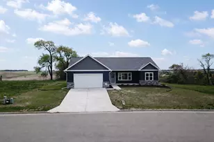 103 Graelyn Cir, Barneveld, WI 53507 - Photo 3