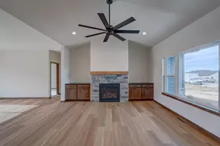 103 Graelyn Cir, Barneveld, WI 53507 - Photo 3