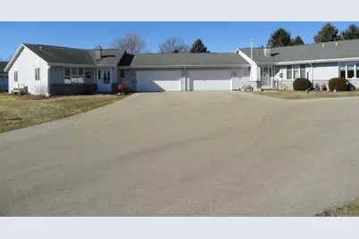 4025 Mackinac Dr, Janesville, WI 53546 - Photo 1