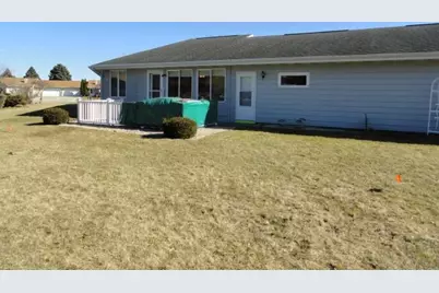 4025 Mackinac Dr, Janesville, WI 53546 - Photo 5