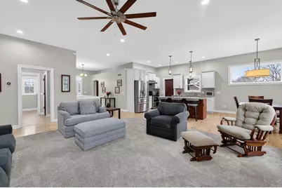 3092 Parker Pass, Sun Prairie, WI 53590 - Photo 3