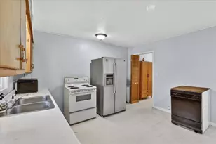 1504 W 7th Ave, Brodhead, WI 53520 - Photo 11