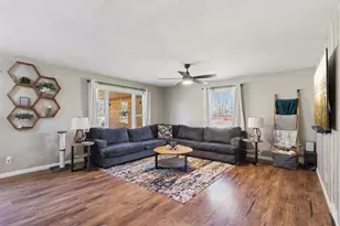 222 Thistledown Ln, Walworth, WI 53184 - Photo 7