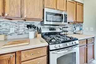 6102 Indian Mound Dr, Mcfarland, WI 53558 - Photo 9